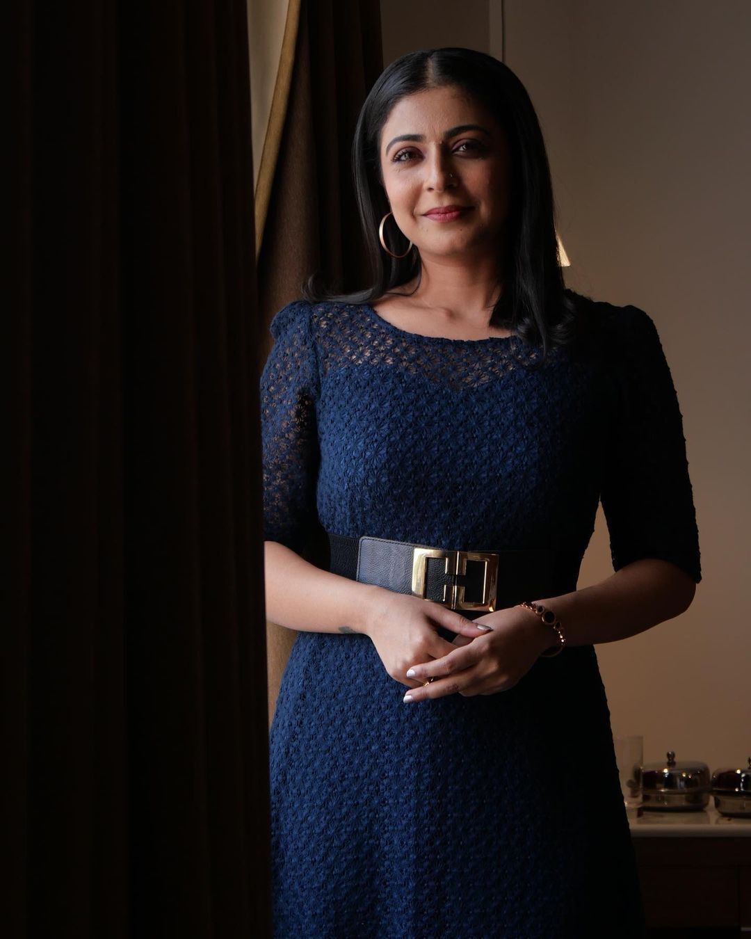Leona Lishoy: സൂപ്പർ സ്റ്റൈലിഷ് ലുക്കിൽ ലിയോണ; ജിന്നിലെ താര കോശിയെ ഏറ്റെടുത്ത് ആരാധകർ, ചിത്രങ്ങൾ കാണാം