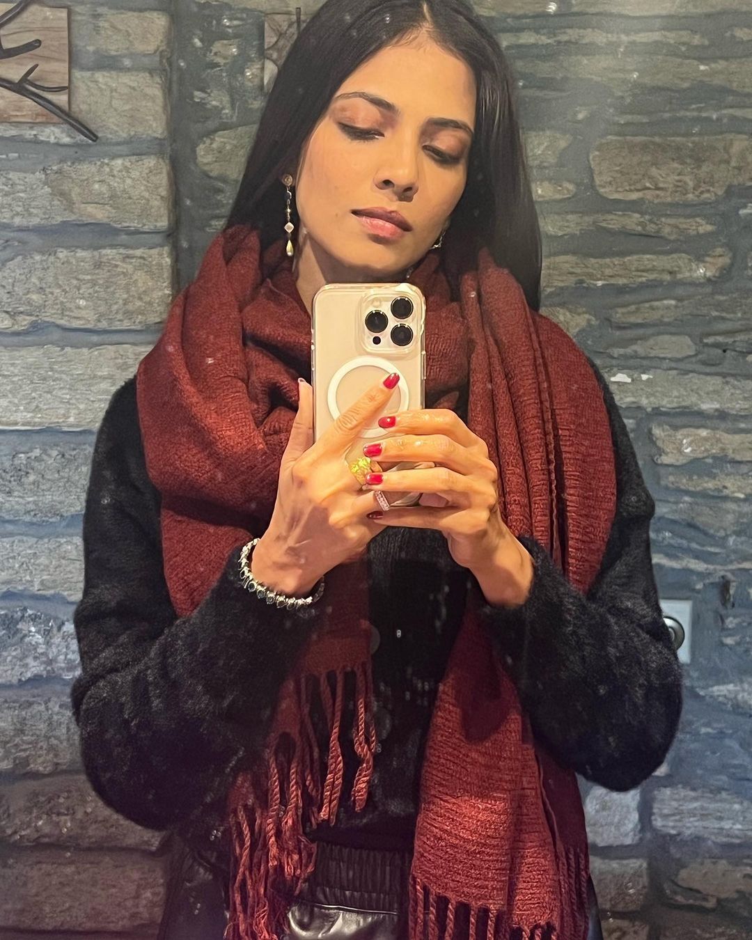 Malavika Mohanan: ബോള്‍ഡ് ആന്‍ ബ്യൂട്ടിഫുള്‍; മാളവിക.. ബോളിവുഡ് താരങ്ങല്‍ മാറി നില്‍ക്കും, എന്തൊരു ലുക്കാണിത്