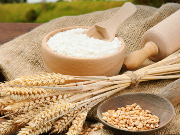 Hair Care: ചപ്പാത്തിയുണ്ടാക്കാന്‍ മാത്രമല്ല ഗോതമ്പ് പൊടി, മുടി വളരാനും താരനകറ്റാനും അത്യുത്തമം