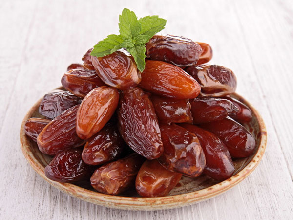 Hair Care: മൂന്ന് ഇന്തപ്പഴം മാത്രം മതി, മുടി സമൃദ്ധമായി വളരും: തടി കുറയുകയും ചെയ്യും