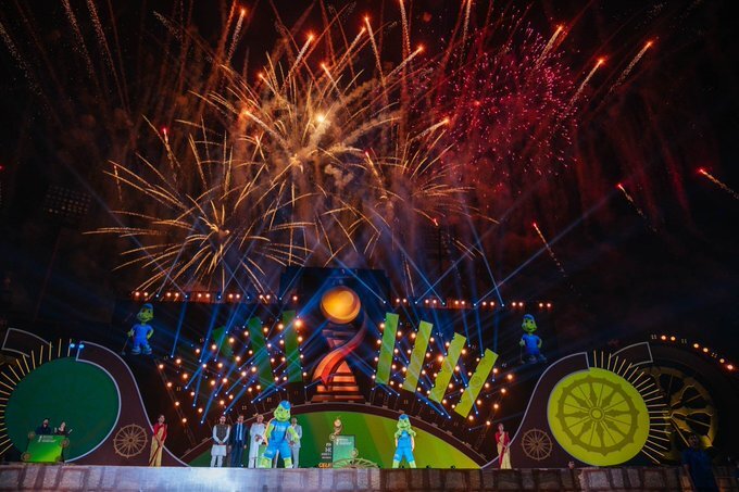 ରଙ୍ଗିନ୍‌ ଆତସବାଜିରେ ଝଲସିଲା ବାରବାଟୀ ଆକାଶ