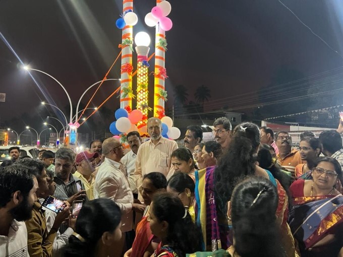 ಕಣ್ಮನ ಸೆಳೆಯುತ್ತಿವೆ ಶಿರಸಿ ಪಟ್ಟಣದ ರಸ್ತೆಯ ಬೀದಿದೀಪಗಳು
