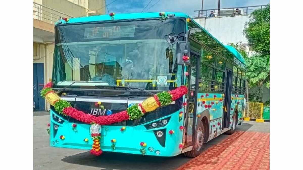  KSRTC e bus: ಬೆಂಗಳೂರಿನಲ್ಲಿ ಎಲೆಕ್ಟ್ರಿಕ್ ಬಸ್‌ ಚಾಲನೆ ಮಾಡಿದ ಸಚಿವ ಶ್ರೀ ರಾಮುಲು  