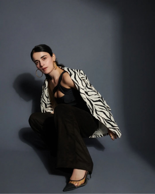 photos : குட்டி கவுனில் தாறுமாறாக போஸ் கொடுத்த ராதிகா மதன்.. அசரவைக்கும் நச் க்ளிக்ஸ் இதோ!