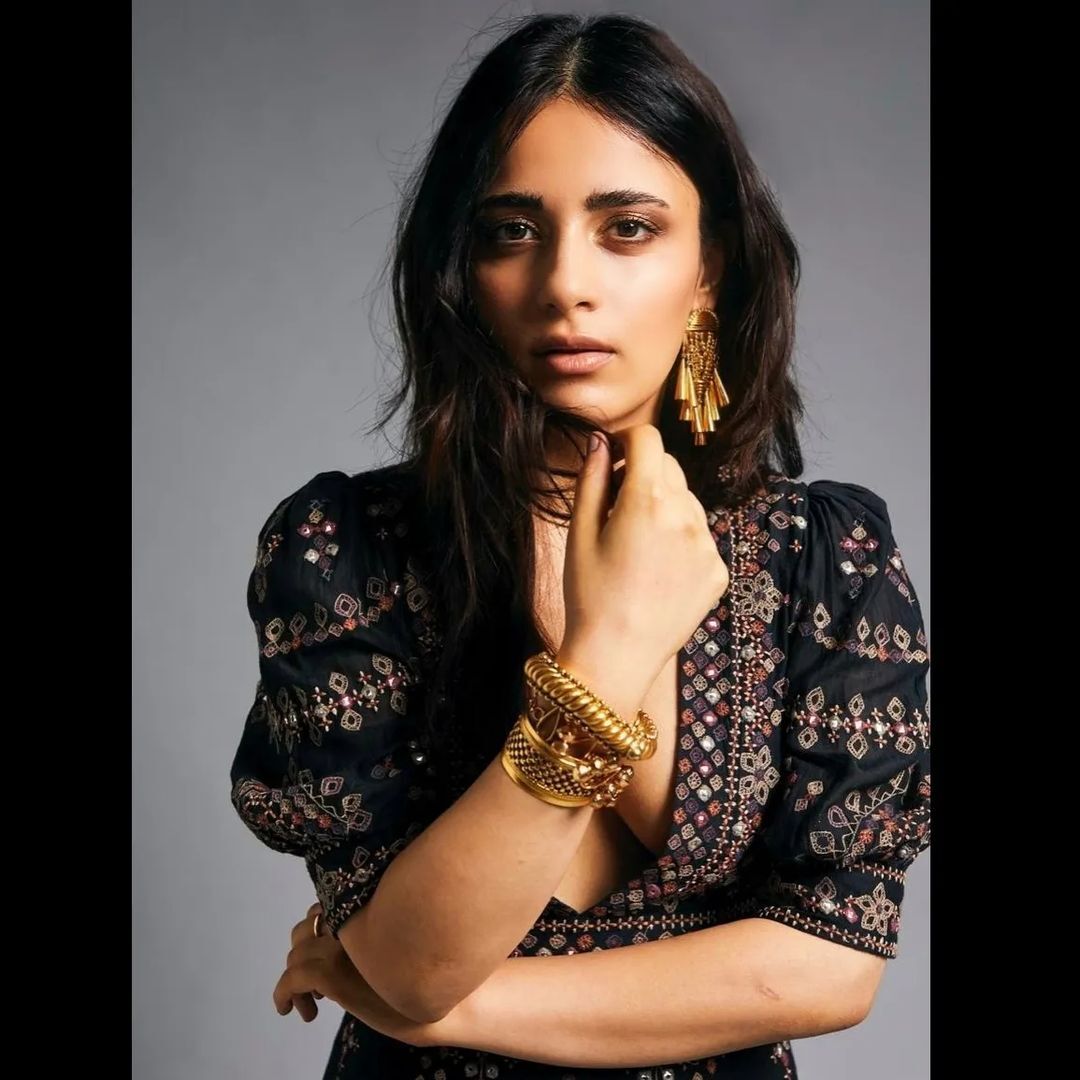 photos : குட்டி கவுனில் தாறுமாறாக போஸ் கொடுத்த ராதிகா மதன்.. அசரவைக்கும் நச் க்ளிக்ஸ் இதோ!