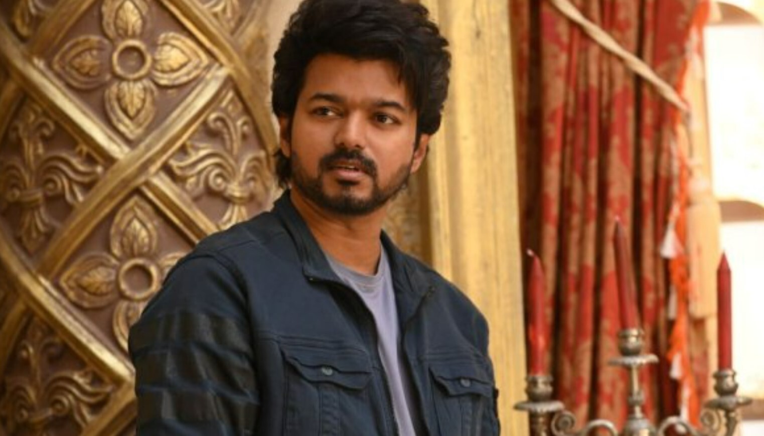 PHOTOS : ரசிகர்களை மெர்சல் செய்த 'வாரிசு' ட்ரைலர்.. விஜய் சொன்ன பஞ்ச் டயலாக்கை கவனிச்சீங்களா!