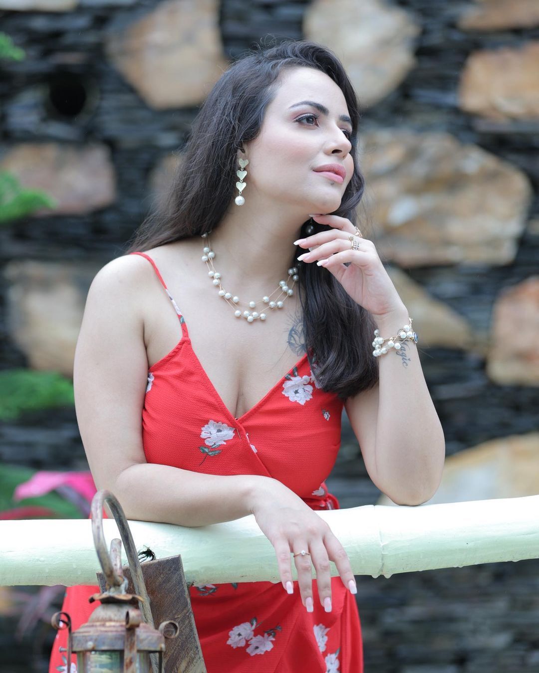 photos : க்யூட்டான ஸ்மைல போட்டு சாட்சிட்டாளே!  நடிகை அன்ஷால் முன்ஜால் அசரவைக்கும் ஸ்டில்ஸ் இதோ!