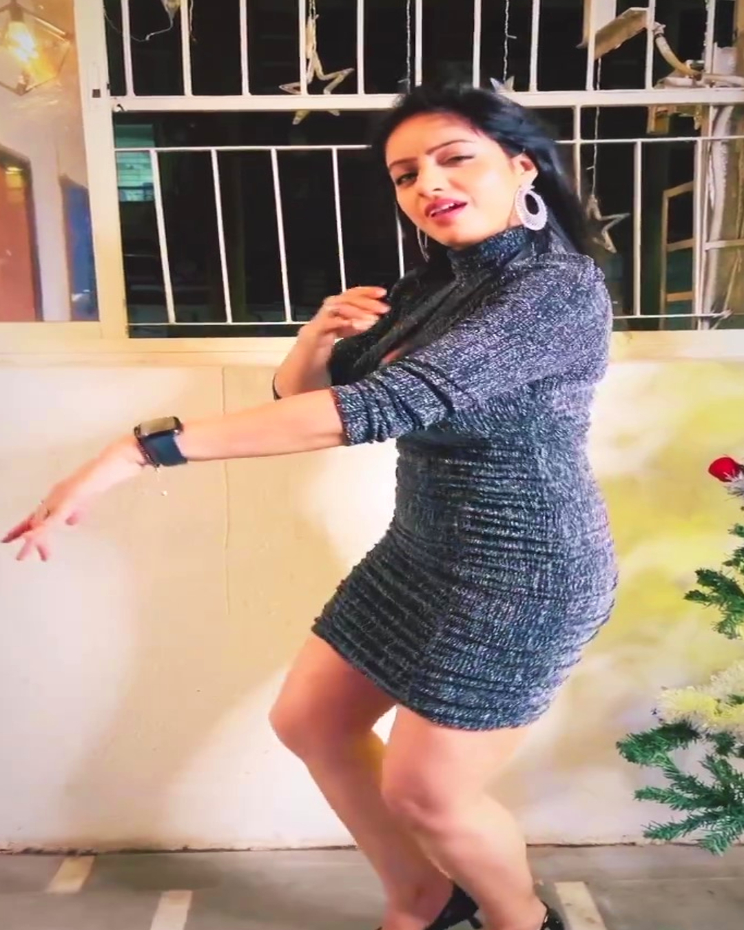 Photos: भाबो की संस्कारी बहू 'संध्या' दीपिका सिंह पर चढ़ा 'बेशरम रंग', डांस मूव्स का वीडियो  वायरल