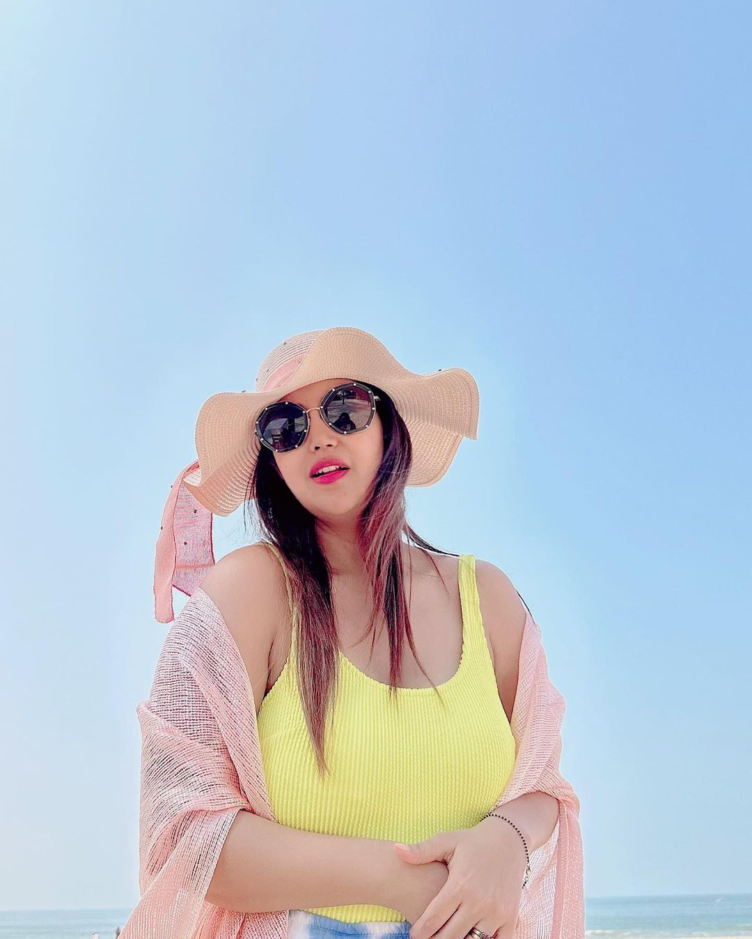 Photos: दो प्रेग्नेंसी के बाद भी गजब ढाहती हैं एक्ट्रेस देबिना बनर्जी, खूबसूरती पर बेशुमार प्यार लुटा रहे फैंस