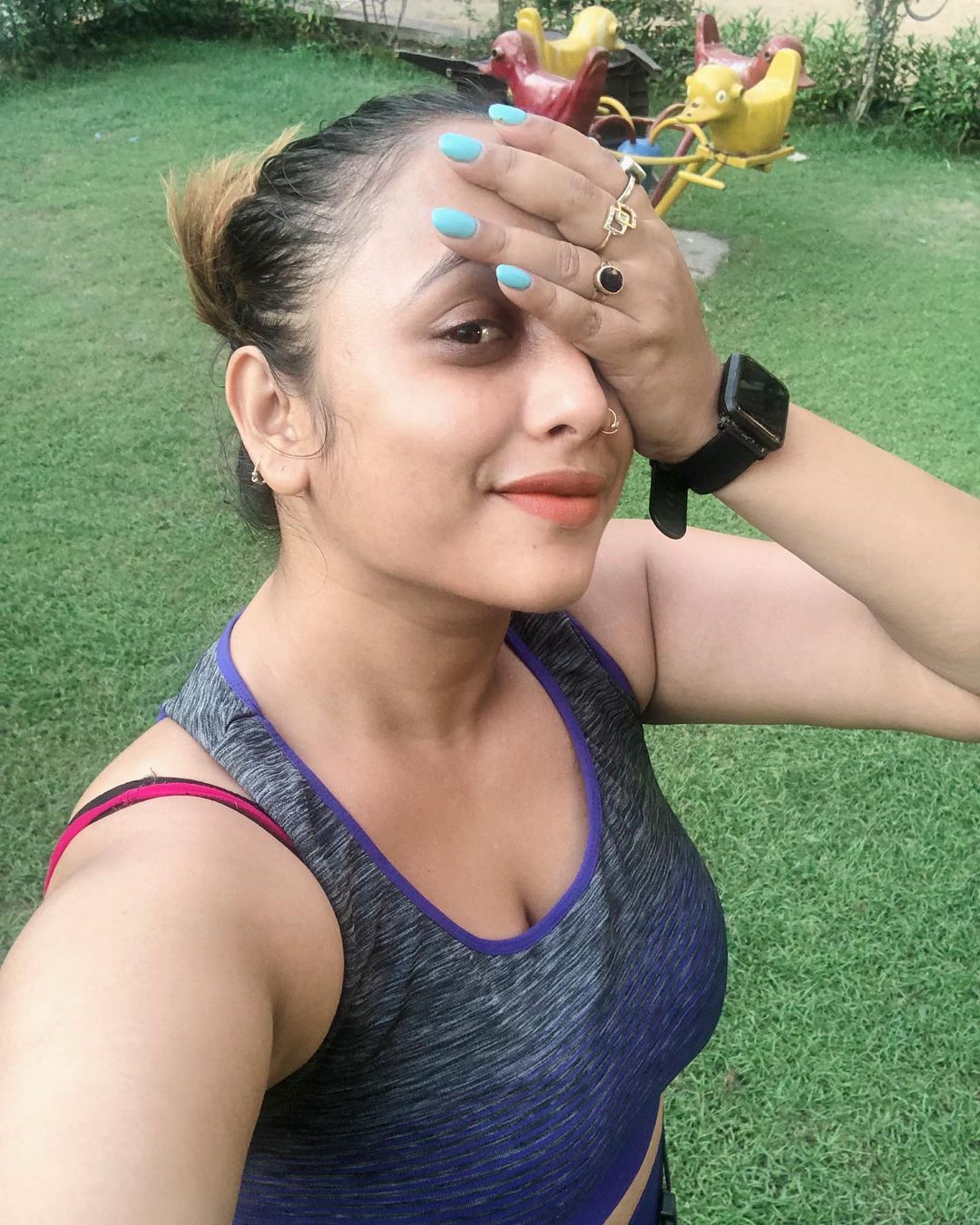 Photos: ब्लैक साड़ी में अप्सरा सी नजर आईं भोजपुरी एक्ट्रेस रानी चटर्जी, खूबसूरती पर कायल हुए फैंस