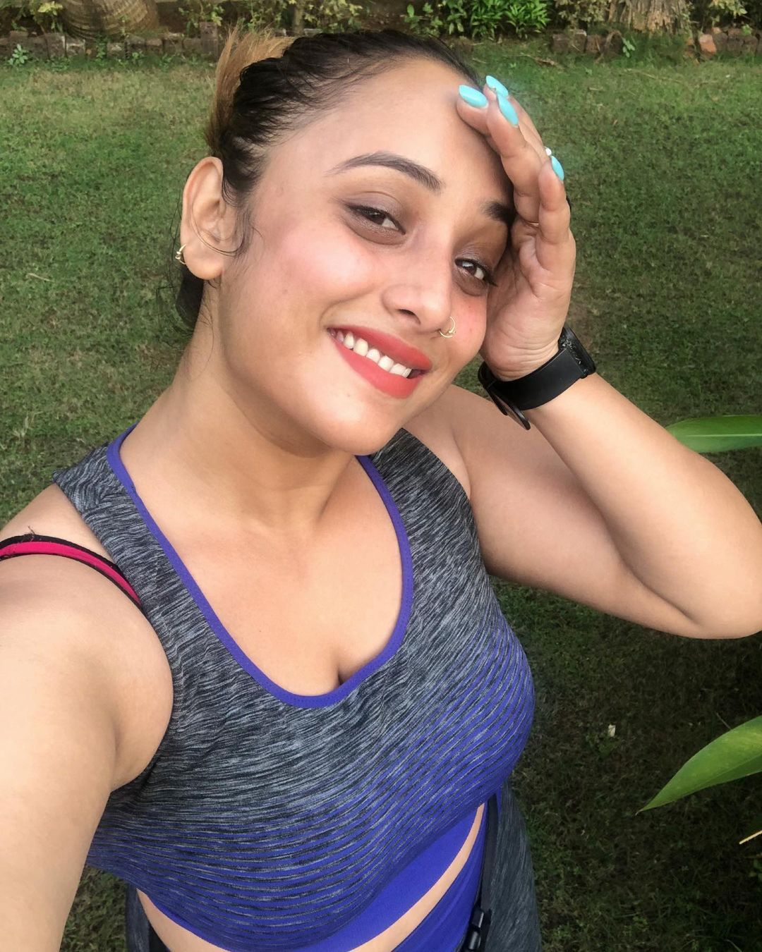 Photos: ब्लैक साड़ी में अप्सरा सी नजर आईं भोजपुरी एक्ट्रेस रानी चटर्जी, खूबसूरती पर कायल हुए फैंस