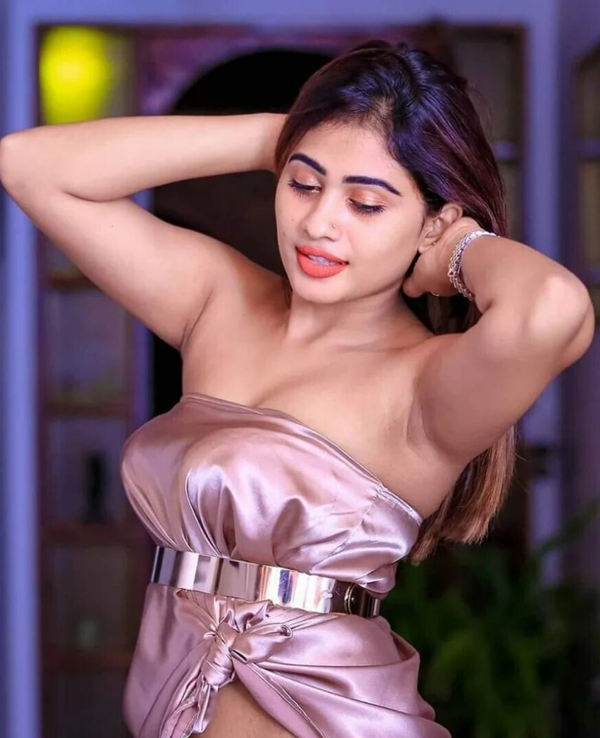PHOTOS : எல்லை மீறிய அழகில்.. பிபியை எகிறவைக்கும் இலங்கை மாடல் அழகியின் அசத்தல் போட்டோஸ்..!
