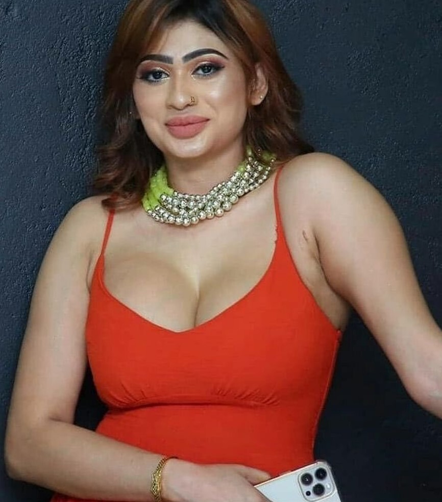 PHOTOS : எல்லை மீறிய அழகில்.. பிபியை எகிறவைக்கும் இலங்கை மாடல் அழகியின் அசத்தல் போட்டோஸ்..!