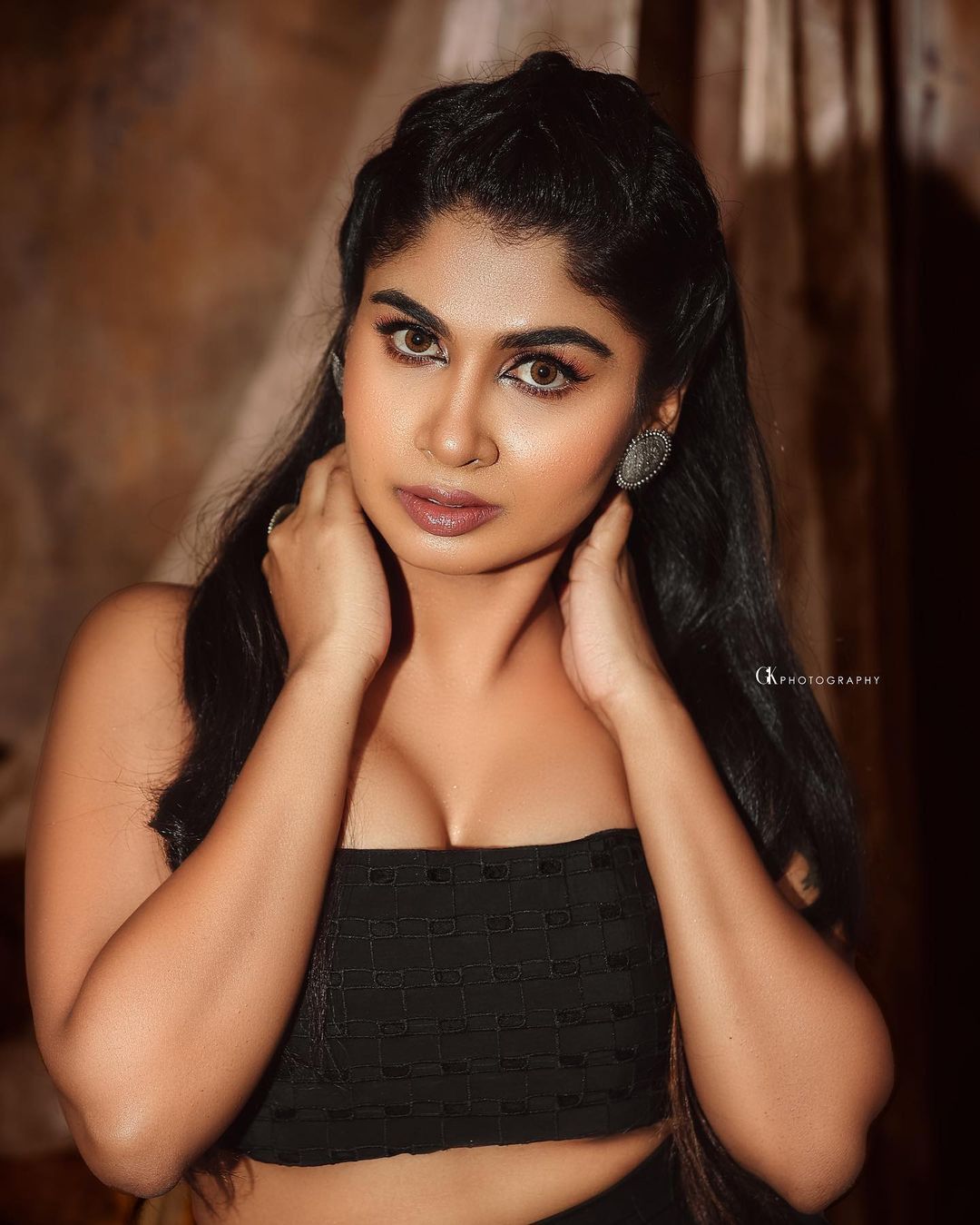photos : செவ்வானம் சேலை கட்டி வந்தது வீதியிலே! நடிகை சிவன்யாவின் கலக்கல் ஸ்டில்ஸ் இதோ!