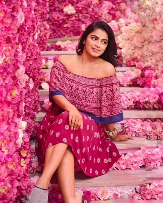 photos : பூக்களே சற்று ஓய்வெடுங்கள் அவள் வந்துவிட்டாள்! நடிகை அஸ்வினி அனந்திதாவின் ரீசண்ட் க்ளிக்ஸ்!