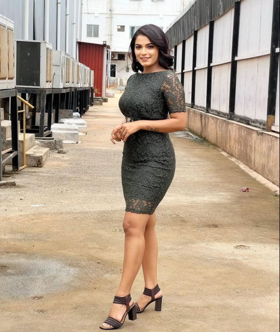 photos : பூக்களே சற்று ஓய்வெடுங்கள் அவள் வந்துவிட்டாள்! நடிகை அஸ்வினி அனந்திதாவின் ரீசண்ட் க்ளிக்ஸ்!