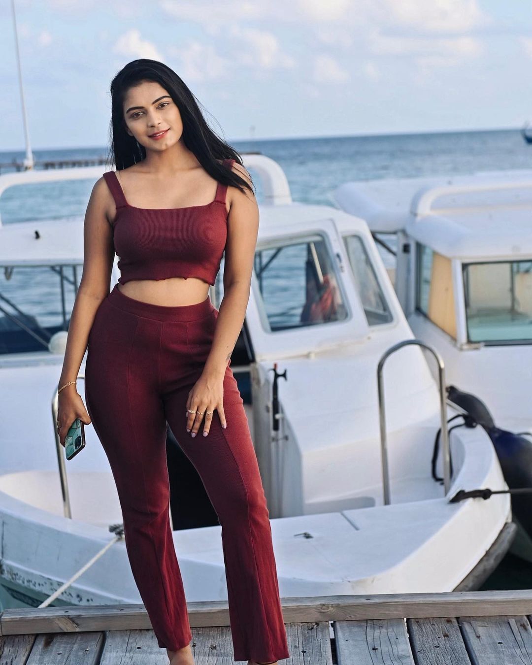 photos : பூக்களே சற்று ஓய்வெடுங்கள் அவள் வந்துவிட்டாள்! நடிகை அஸ்வினி அனந்திதாவின் ரீசண்ட் க்ளிக்ஸ்!