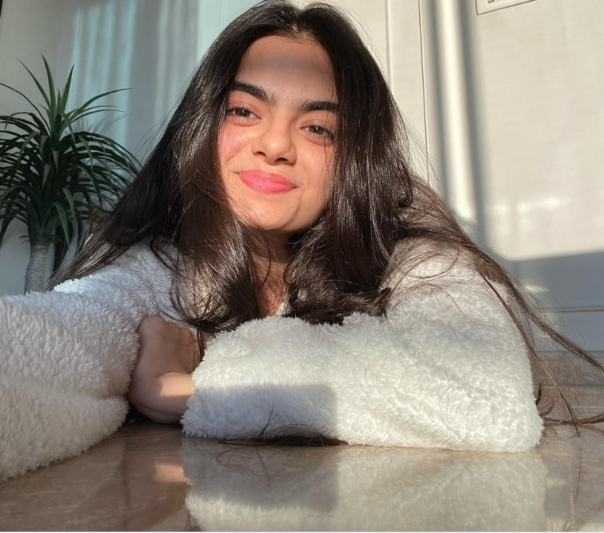 Ruhanika Dhawan Pics: बड़ी हो गई है  'ये है मोहब्बतें' की रूही ,15 साल की उम्र में खरीदा घर