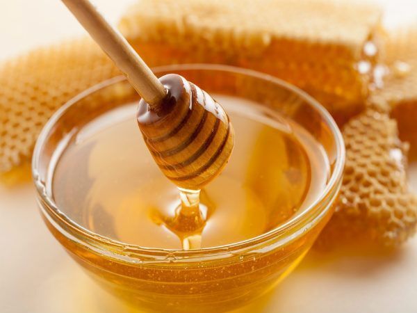   skin care-മുഖം വല്ലാതെ വരണ്ട് പോകുന്നുണ്ടോ? പരിഹാരം തേൻ തന്നെ