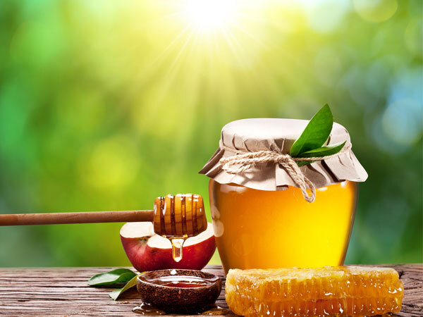   skin care-മുഖം വല്ലാതെ വരണ്ട് പോകുന്നുണ്ടോ? പരിഹാരം തേൻ തന്നെ