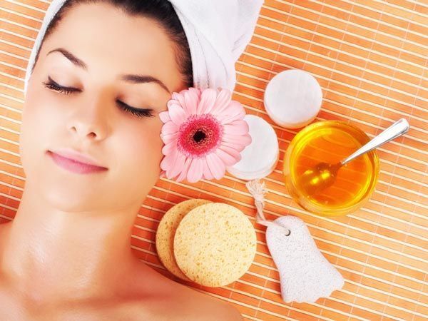   skin care-മുഖം വല്ലാതെ വരണ്ട് പോകുന്നുണ്ടോ? പരിഹാരം തേൻ തന്നെ