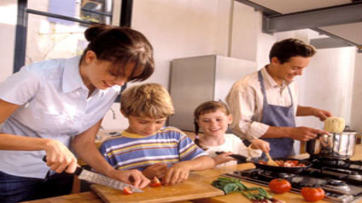 Vastu tips for kitchen: പൈപ്പിനടുത്ത് ഗ്യാസ് സ്റ്റൗവ് വെച്ചാല്‍ വീട്ടില്‍ വഴക്ക്; അടുക്കളയിലാണ് കാര്യമെന്ന് വാസ്തു