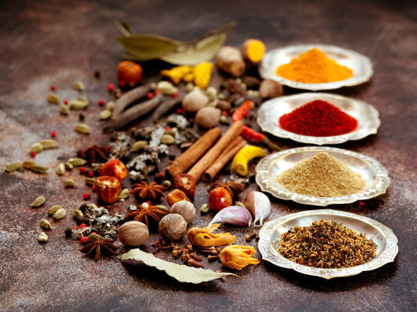  Vastu Tips: വാസ്തു പറയുന്നത് കേള്‍ക്കൂ, സമ്പാദ്യം വർദ്ധിപ്പിക്കാന്‍ കറുവപ്പട്ടയ്ക്കും കഴിയും