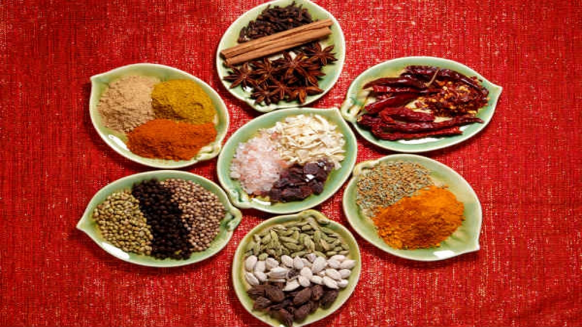  Vastu Tips: വാസ്തു പറയുന്നത് കേള്‍ക്കൂ, സമ്പാദ്യം വർദ്ധിപ്പിക്കാന്‍ കറുവപ്പട്ടയ്ക്കും കഴിയും