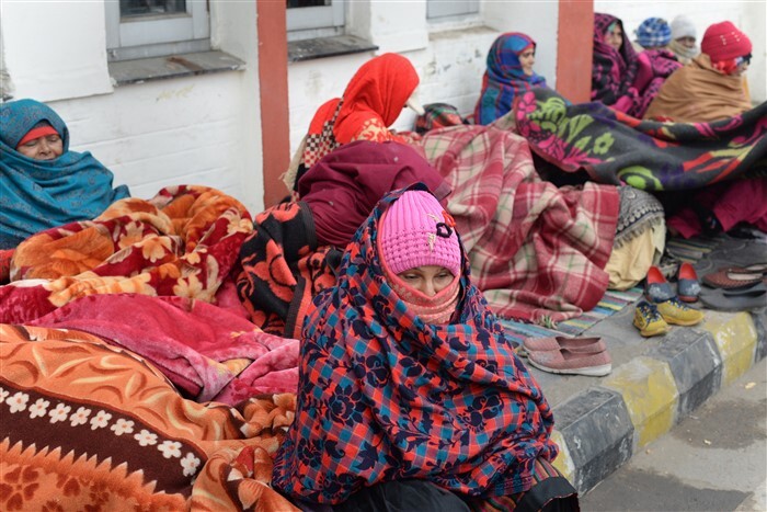 Winter At Its Peak; Cold Wave Causes Chaos In Northern India