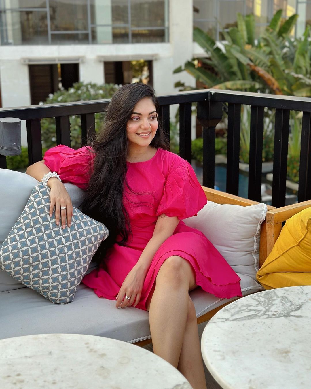 Ahaana Krishna: എമിലി ഇൻ ട്രിവാൻഡ്രം.... ഹോളിവുഡ് ലുക്കിൽ അഹാന കൃഷ്ണ; സോഷ്യൽ മീഡിയയിൽ തരംഗമായി പുത്തൻ ചിത്രങ്ങൾ