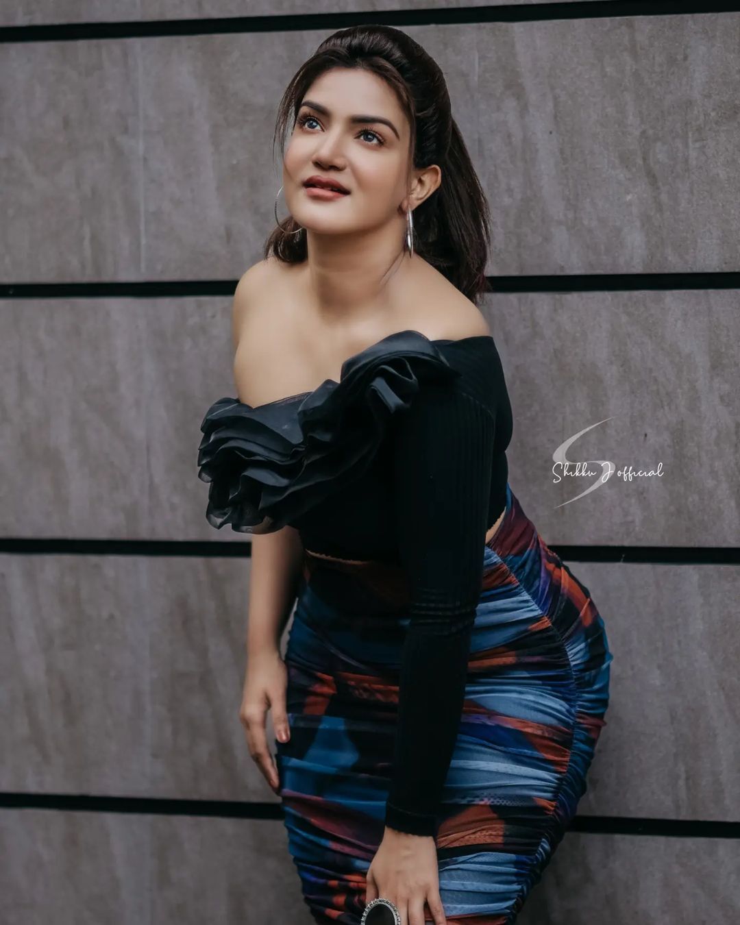 Honey Rose: നോക്കിയാല്‍ കണ്ണെടുക്കില്ല! കിടിലന്‍ ലുക്കിലെത്തി കയ്യടി നേടി ഹണി റോസ്!