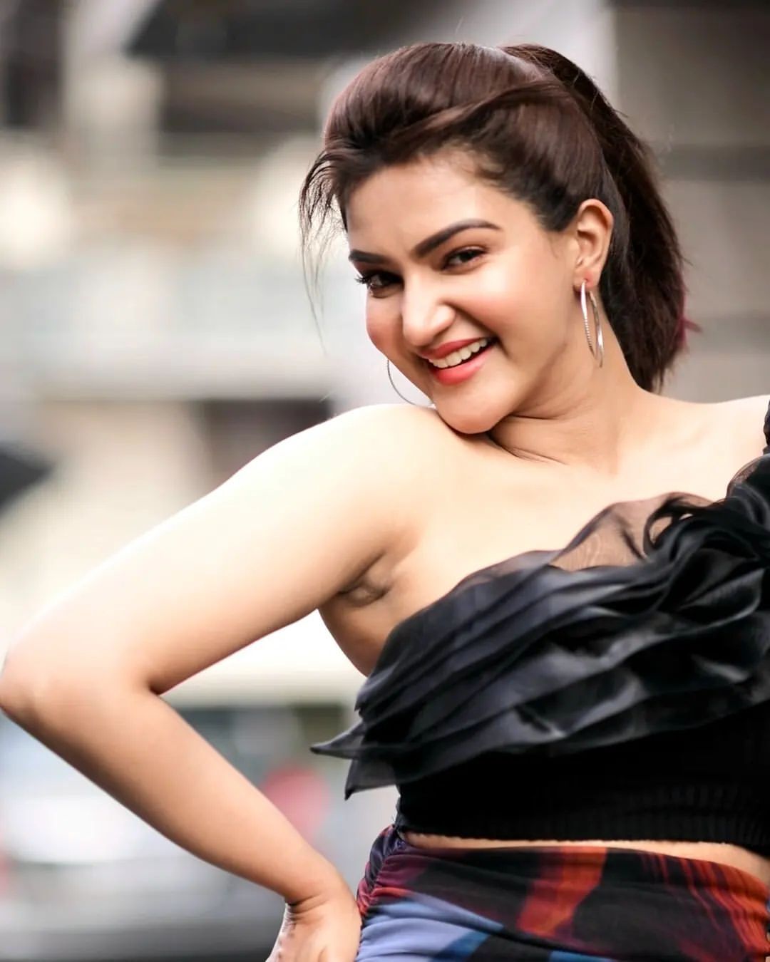 Honey Rose: നോക്കിയാല്‍ കണ്ണെടുക്കില്ല! കിടിലന്‍ ലുക്കിലെത്തി കയ്യടി നേടി ഹണി റോസ്!