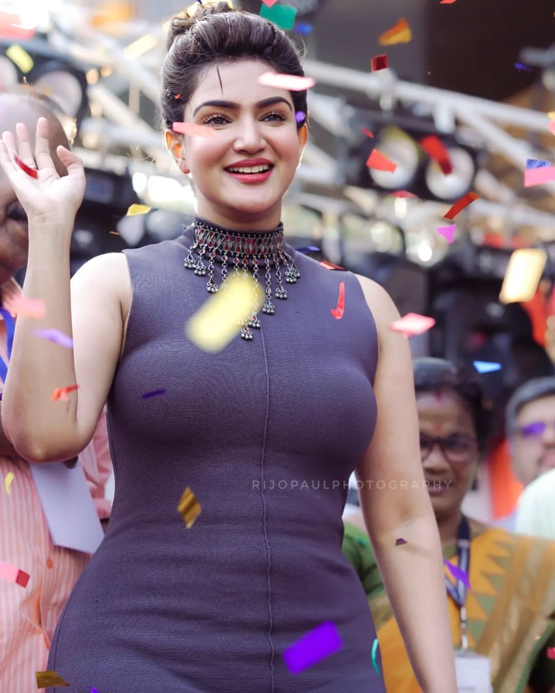 Honey Rose: ബോഡി കോണ്‍ ഗെറ്റപ്പില്‍ ഹോട്ടായി ഹണി റോസ്; ഇത് പൊളി ലുക്കെന്ന് സോഷ്യല്‍ മീഡിയ!