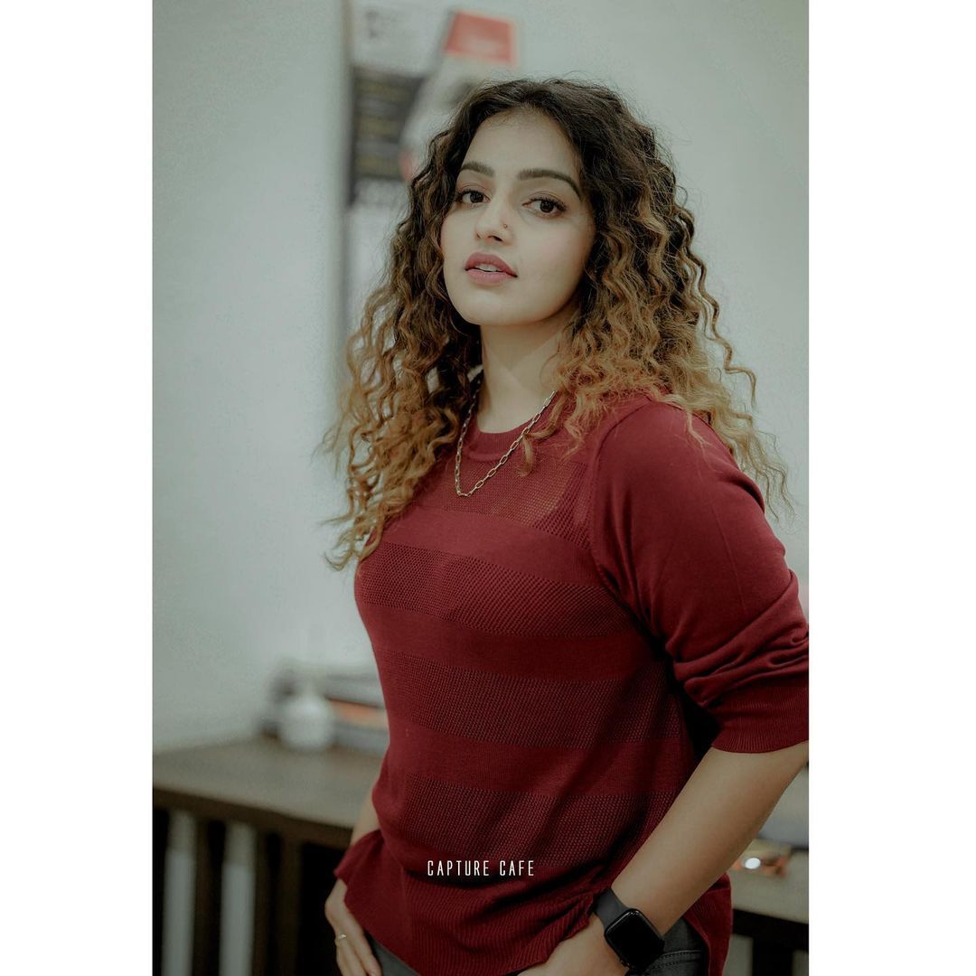 Malavika Menon: നക്ഷ്ത്ര കണ്ണുള്ള രാജകുമാരി... സാരിയിൽ കലക്കൻ ലുക്കുമായി മാളവിക; ഇൻസ്റ്റയിൽ വൈറലായി താരം