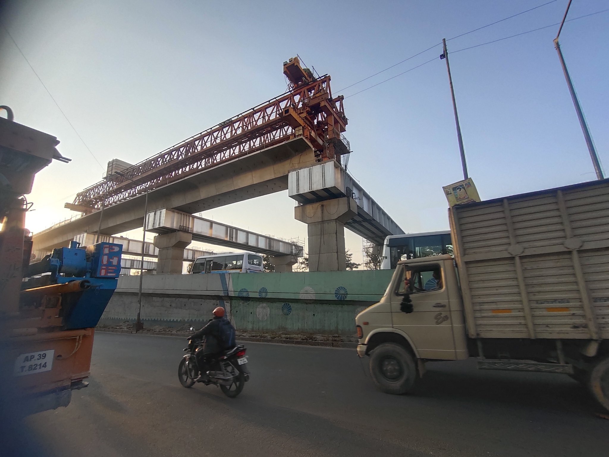 ಬೆನ್ನಿಗಾನಹಳ್ಳಿ ಮೆಟ್ರೋ ನಿಲ್ದಾಣದಲ್ಲಿ ಏನು ನಡೆಯುತ್ತಿದೆ ಗೊತ್ತೇ? ಫೋಟೊ ನೋಡಿ 