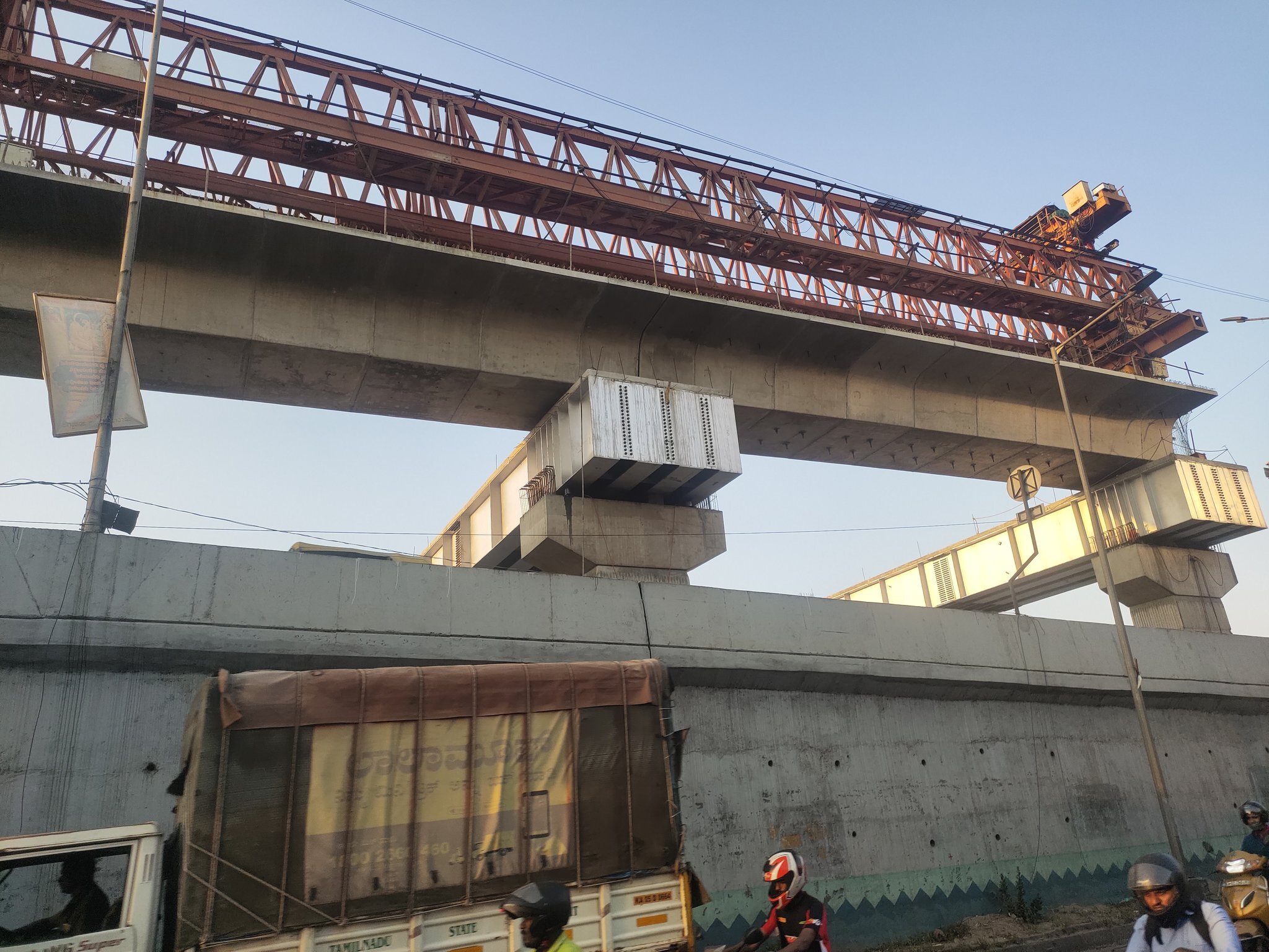 ಬೆನ್ನಿಗಾನಹಳ್ಳಿ ಮೆಟ್ರೋ ನಿಲ್ದಾಣದಲ್ಲಿ ಏನು ನಡೆಯುತ್ತಿದೆ ಗೊತ್ತೇ? ಫೋಟೊ ನೋಡಿ 