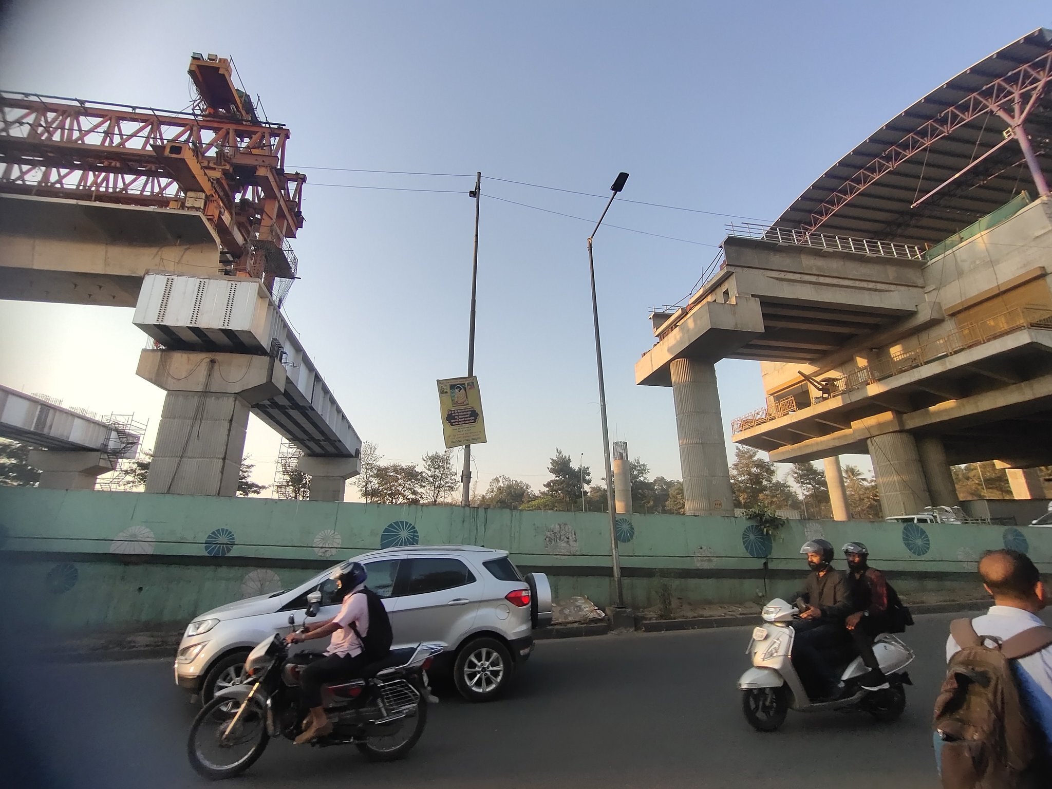 ಬೆನ್ನಿಗಾನಹಳ್ಳಿ ಮೆಟ್ರೋ ನಿಲ್ದಾಣದಲ್ಲಿ ಏನು ನಡೆಯುತ್ತಿದೆ ಗೊತ್ತೇ? ಫೋಟೊ ನೋಡಿ 