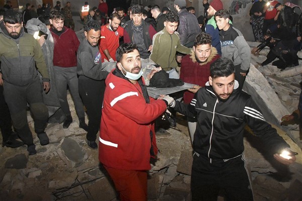 Heart-Wrenching Visuals From Earthquake Affected Turkey; As Death Toll Crosses 4.300