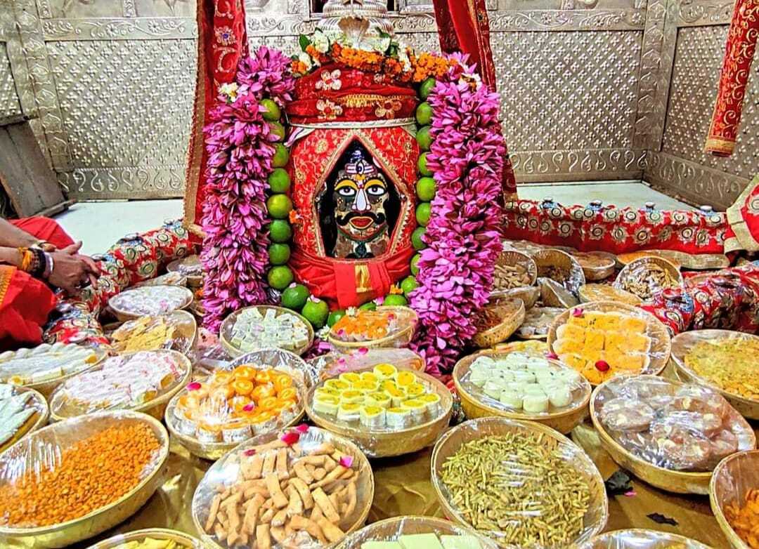 Mahashivratri से पहले जगमगाया Mahakal मंदिर, देखिए सुंदर सजावट 