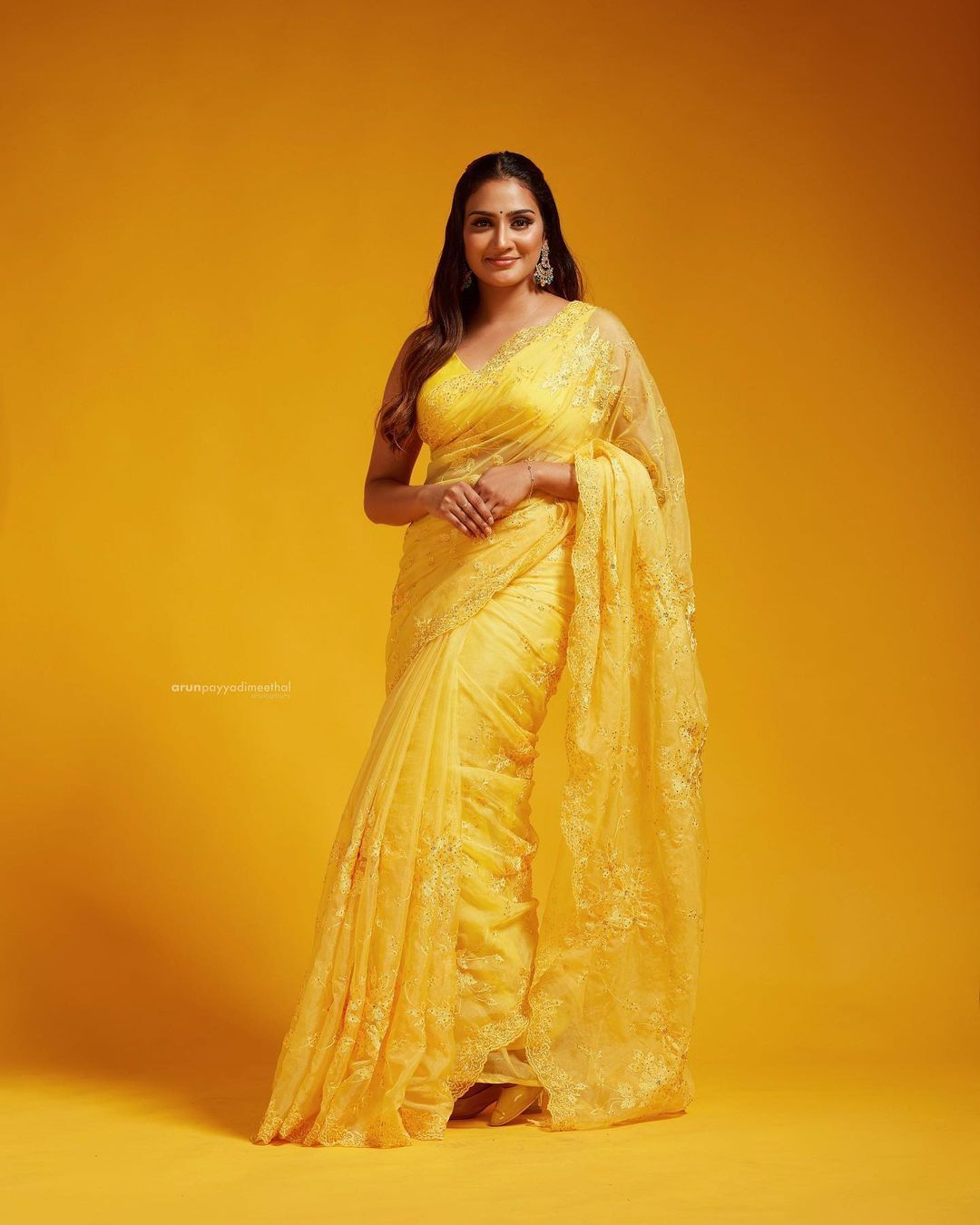 Aditi Ravi: മഞ്ഞയിൽ സൂപ്പർ ലുക്കിൽ അതിഥി രവി... ഇൻസ്റ്റാഗ്രാമിൽ വൈറലായി ...