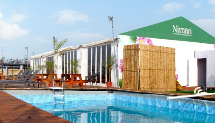 PHOTOS: वाराणसी में गंगा किनारे बना Floating Bath Kund, तैरना नहीं आता तो भी लगा सकते हैं गंगा में डुबकी, देखें तस्वीरें