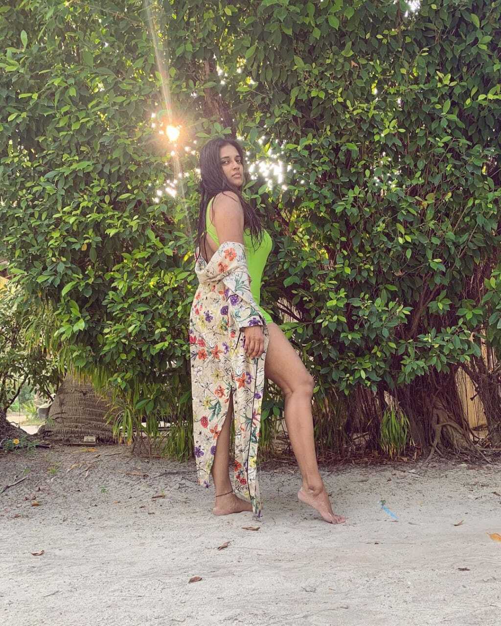 photos : கண்கள் இரண்டால் எனை கட்டியிழுத்தாய்! நடிகை வசுந்தராவின் வசீகரிக்கும் பிக்ஸ் இதோ!