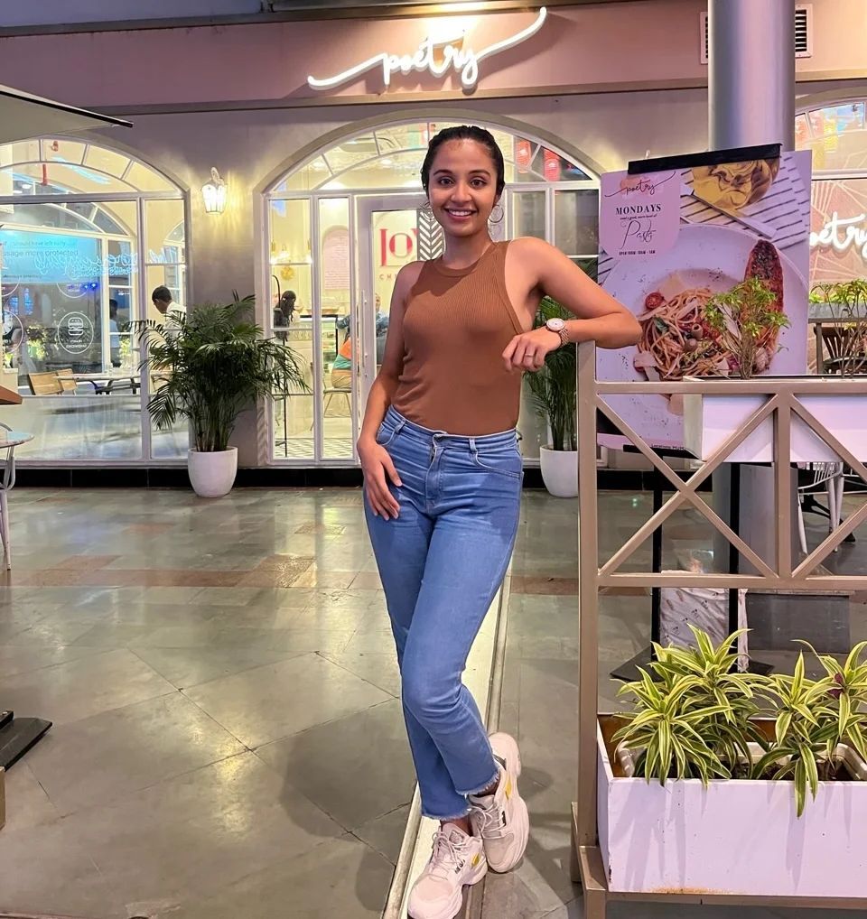 photos : இயற்கையோடு ஆனந்தமாக ஆட்டம் போடும் டெப்னிதா கர்.. க்யூட்டான சூப்பர் பிக்ஸ் இதோ!