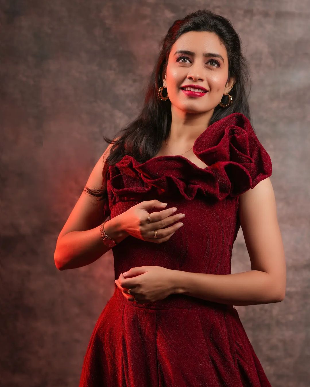 photos : விஜய் டிவி மலர் டீச்சரா  இவங்க.. நடிகை சங்கீதாவின் க்யூட்டான போட்டோஸ் இதோ!