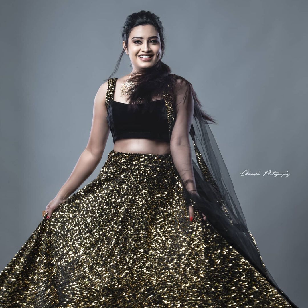 photos : விஜய் டிவி மலர் டீச்சரா  இவங்க.. நடிகை சங்கீதாவின் க்யூட்டான போட்டோஸ் இதோ!