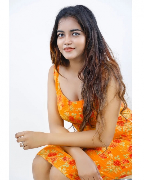 photos : ப்பா.. கொள்ளையடிக்கும் அழகில் மாடல் அழகி யுவஸ்ரீ ராஜேந்திரன்.. கலக்கலான நச் போட்டோஸ் இதோ!