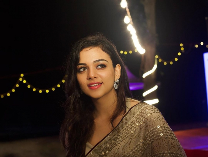 photos : வெறும் ஷர்ட்டுடன் தாறுமாறான போஸில் கலக்கும் பாவ்யா திரிகா.. வேற லெவல் போட்டோஸ் இதோ! 