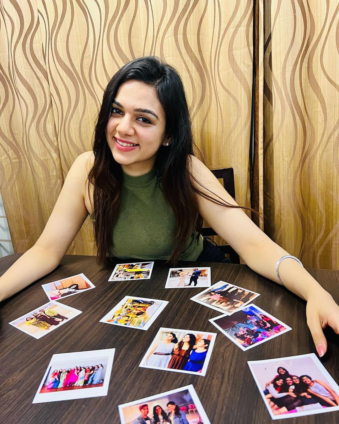 photos : வெறும் ஷர்ட்டுடன் தாறுமாறான போஸில் கலக்கும் பாவ்யா திரிகா.. வேற லெவல் போட்டோஸ் இதோ! 