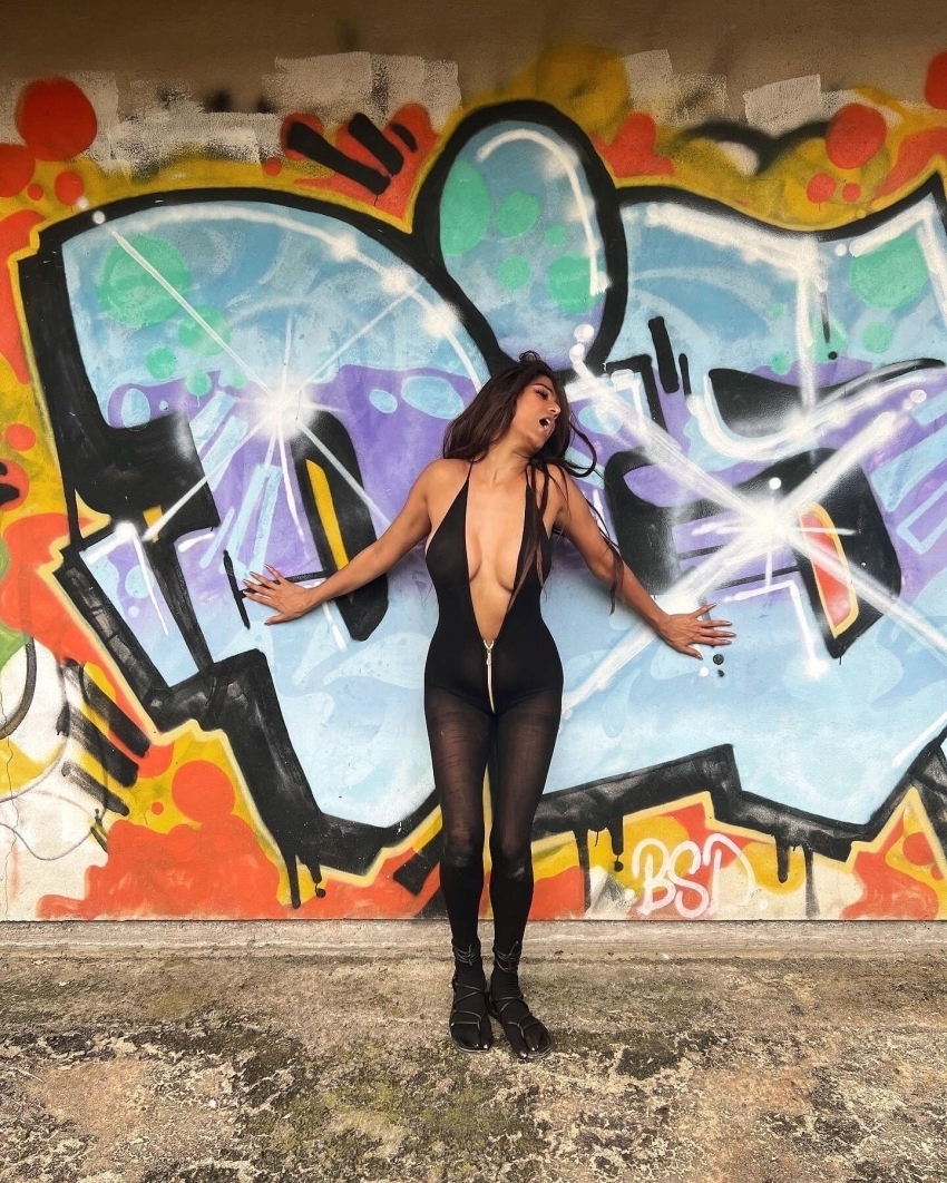 PHOTOS : பிகினியில் அப்படியொரு அழகு.. பூனம் பாண்டேவின் அசத்தல் போட்டோஸ் இதோ.. 