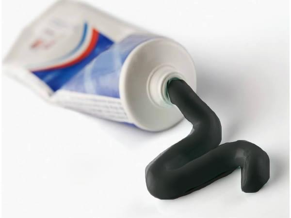 teeth whitening: ഉമിക്കരി കൊണ്ട് പല്ല് തേച്ചാല്‍ ഗുണങ്ങളേറെ, പക്ഷെ സൂക്ഷിച്ചില്ലെങ്കില്‍ പണിയാവും